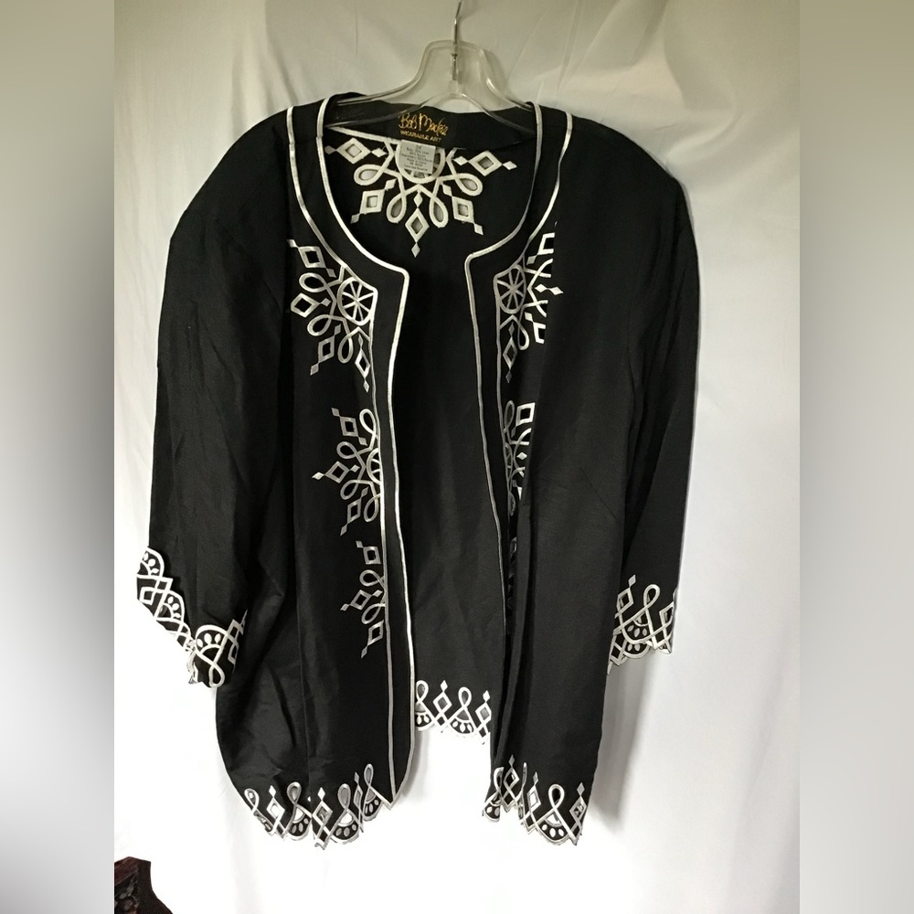 Black and White Top Set